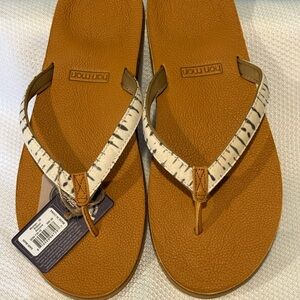 Hari Mari women’s Cream Flip Flops Size 10